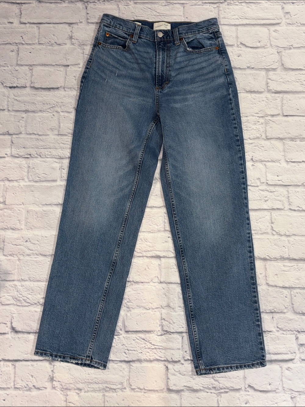 Universal Thread Highest Rise Vintage Straight. Blue size 6R